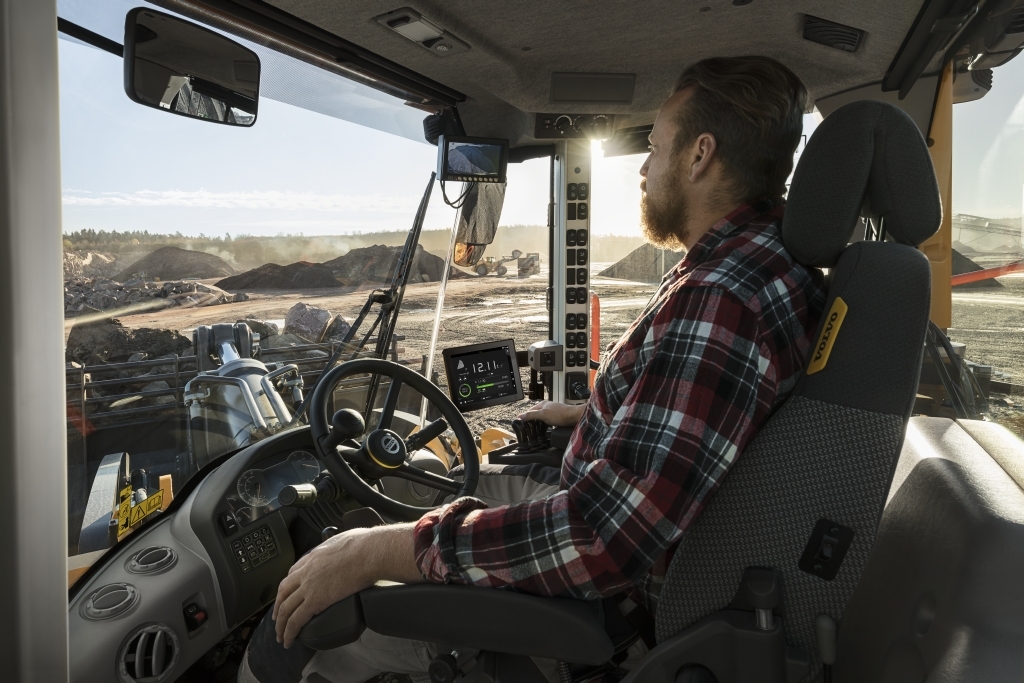 pala gommata Volvo L350h